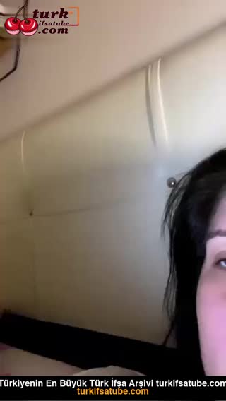 Tango Merve, saksafonlu kadınları, erkekleri kandırarak ve çıplakken arkadan gelen seksi üvey kardeşler için boşaltıyor